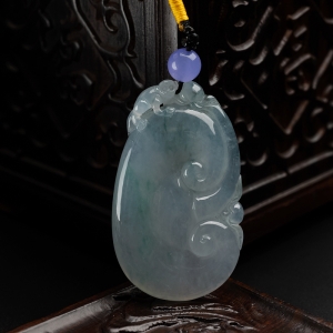 冰糯种飘花翡翠如意吊坠