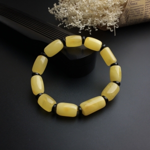 鸡油黄蜜蜡桶珠手串