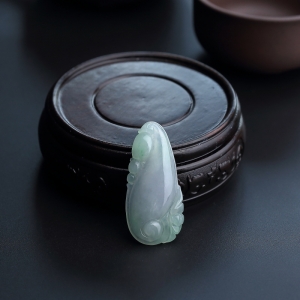 糯种春带彩翡翠福瓜吊坠