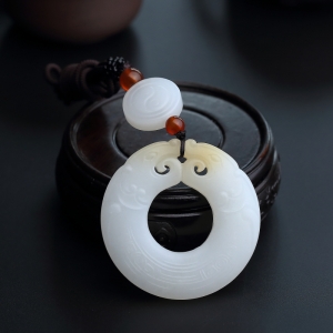 和田玉双龙平安扣吊坠