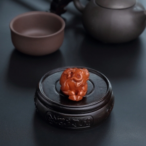 柿子红南红牛吊坠