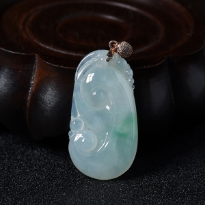 糯种翡翠如意吊坠