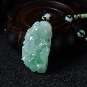 糯种翡翠貔貅吊坠