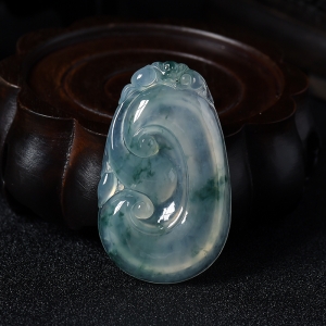 冰糯种飘花翡翠如意吊坠