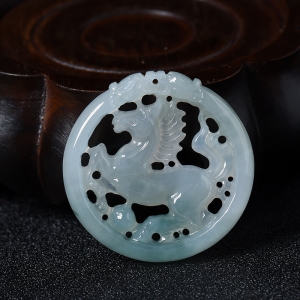 糯种翡翠马牌吊坠