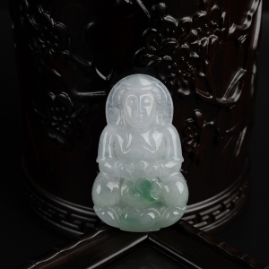 糯种飘绿翡翠观音吊坠