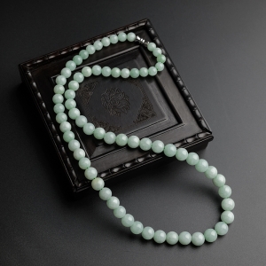 糯种浅绿翡翠塔链