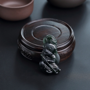 糯种墨翠孙悟空吊坠