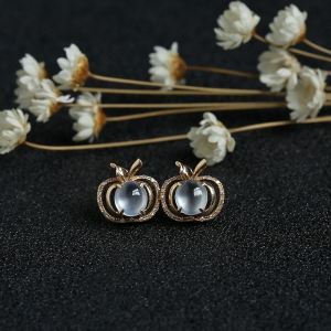 18K金镶钻冰种无色翡翠苹果耳钉