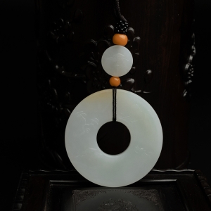 和田玉平安扣吊坠