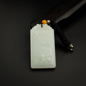 和田玉佛牌吊坠