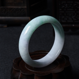 58.5#糯种翡翠带绿福镯