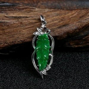 18K金镶糯种满绿翡翠叶子吊坠