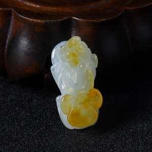 糯种翡翠貔貅吊坠