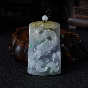 冰糯种翡翠大龙牌吊坠