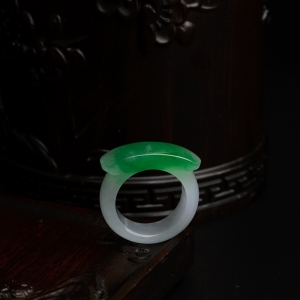 糯种飘翠翡翠扳指