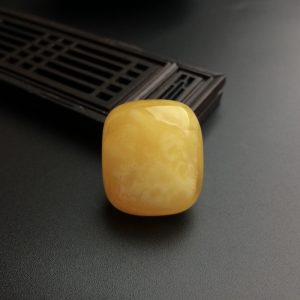 黄白蜜随形吊坠