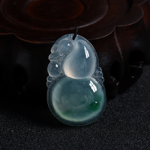 冰糯种飘花翡翠葫芦吊坠