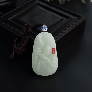 和田玉喜上眉梢吊坠