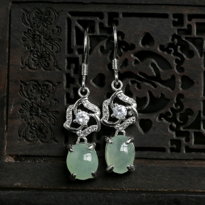 银镶冰种翡翠耳坠