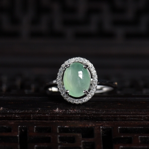 银镶糯种翡翠戒指