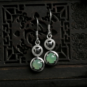 银镶冰种翡翠耳坠