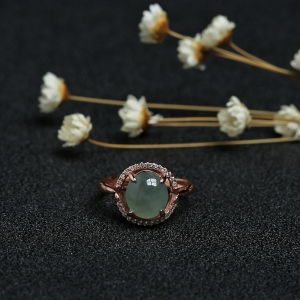 银镶冰糯种翠绿翡翠戒指