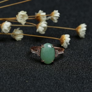 银镶冰糯种翠绿翡翠戒指