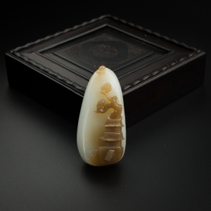 和田玉吊坠