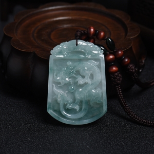 糯种飘花翡翠龙牌
