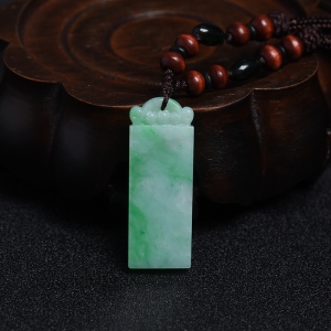 糯种飘绿翡翠平安无事牌