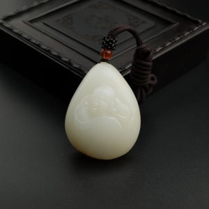 和田玉佛吊坠