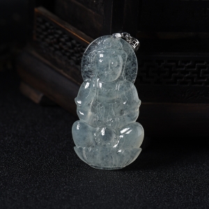 银镶冰豆种翡翠观音吊坠