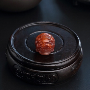 柿子红南红貔貅吊坠