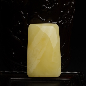 白花蜜蜜蜡无事牌吊坠