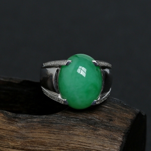 18K金镶钻糯种满绿翡翠男戒