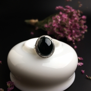 18K金镶糯种墨翠戒指