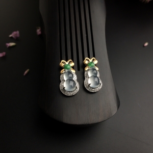 18K金镶冰种翡翠葫芦耳钉