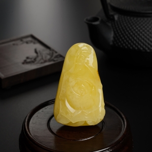 鸡油黄蜜蜡玫瑰花吊坠