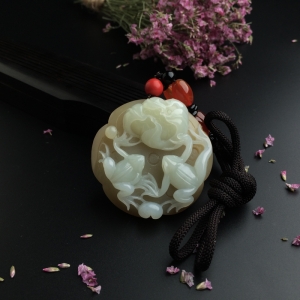 和田玉一品清廉吊坠