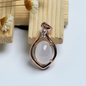 银镶糯种翡翠吊坠