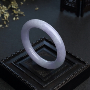 57#糯种春带彩翡翠手镯