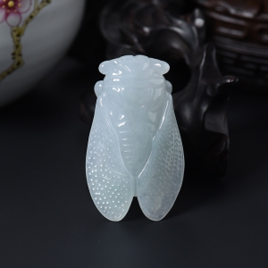 糯种翡翠一鸣惊人吊坠