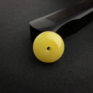 鸡油黄蜜蜡平安扣吊坠