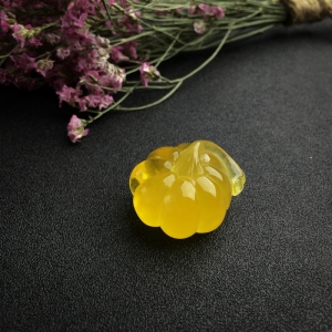 鸡油黄蜜蜡南瓜吊坠