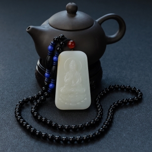 和田玉观音吊坠