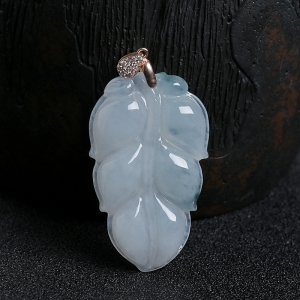 冰糯种飘花翡翠叶子挂件