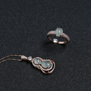 银镶冰种晴水翡翠两件套