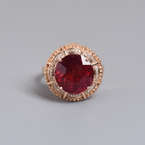 18K金镶钻红碧玺戒指