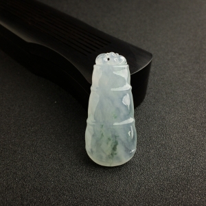 糯种飘花翡翠竹节吊坠